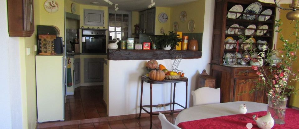 House 8 rooms of 187 m² in Le Gua (17600)