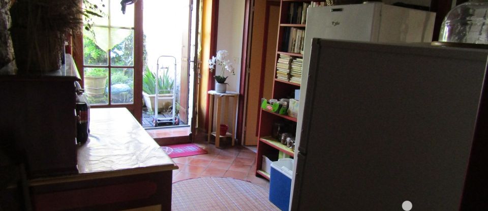 House 8 rooms of 187 m² in Le Gua (17600)