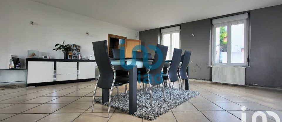 Maison 6 pièces de 221 m² à Aiglemont (08090)