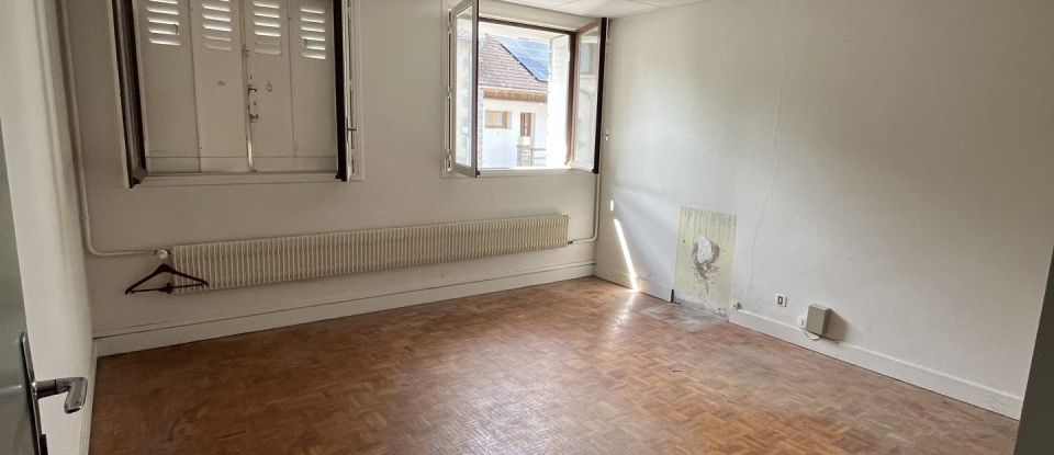 Town house 8 rooms of 240 m² in La Tour-d'Auvergne (63680)