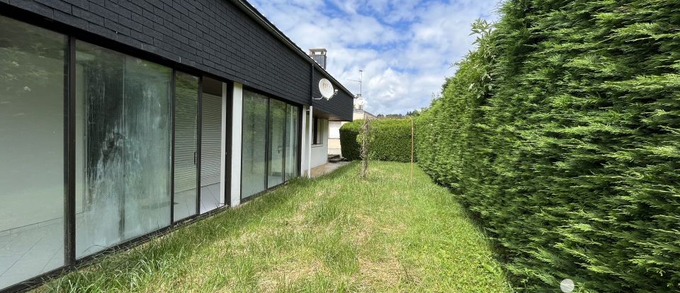 Maison de ville 8 pièces de 240 m² à La Tour-d'Auvergne (63680)