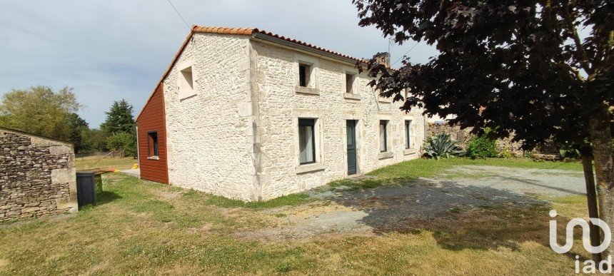 Traditional house 5 rooms of 150 m² in La Crèche (79260)