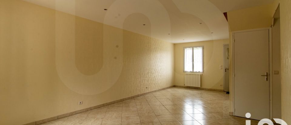 House 6 rooms of 121 m² in Chevillon-sur-Huillard (45700)