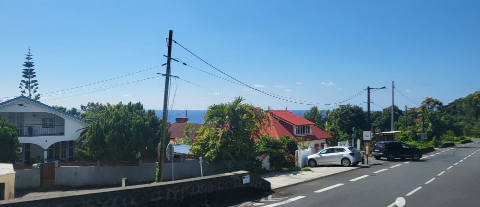 Terrain de 12 700 m² à Sainte-Rose (97439)