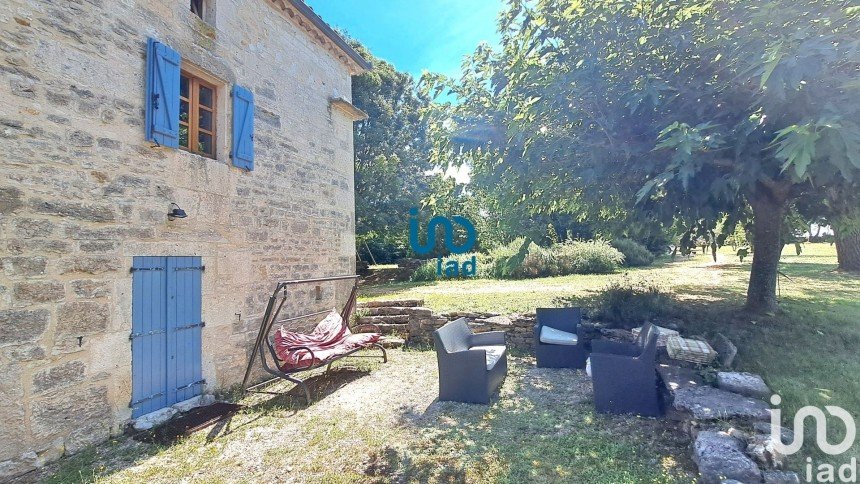 House 6 rooms of 150 m² in Montdoumerc (46230)