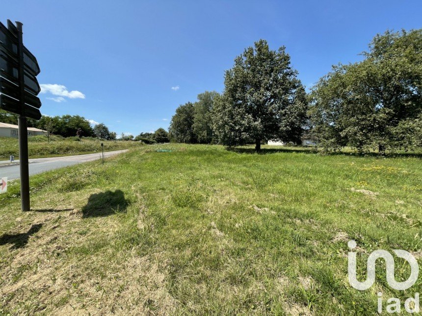 Land of 1,578 m² in Champniers-et-Reilhac (24360)