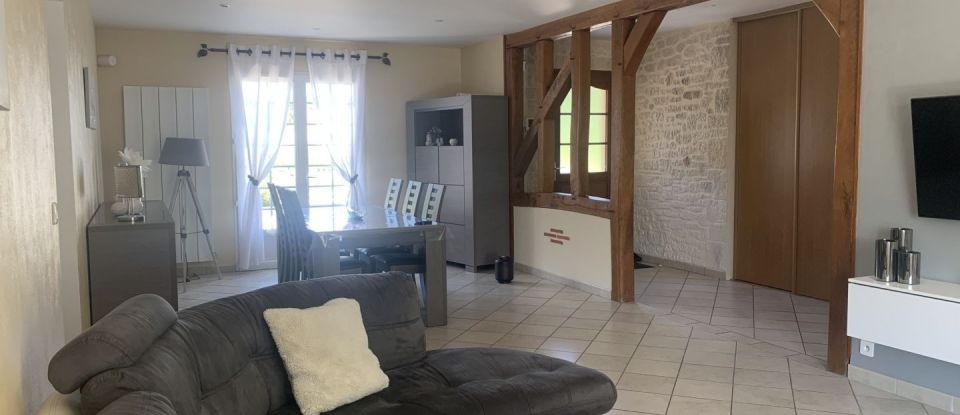 Maison 6 pièces de 206 m² à Valençay (36600)