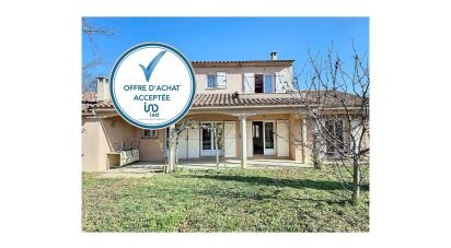 Maison 4 pièces de 110 m² à Saint-Michel-l'Observatoire (04870)