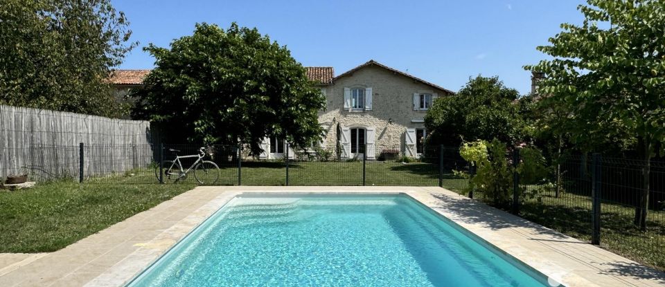 Traditional house 10 rooms of 280 m² in Courcôme (16240)