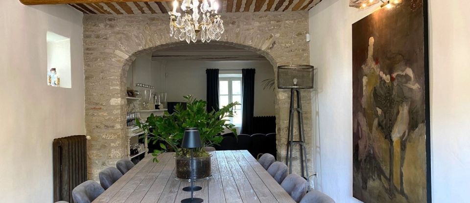 House 14 rooms of 420 m² in Gordes (84220)