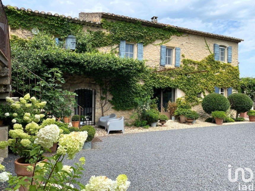 House 14 rooms of 420 m² in Gordes (84220)