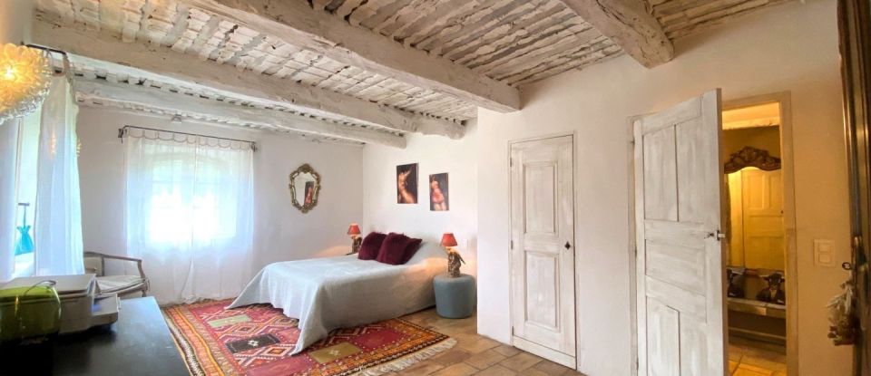 Maison 14 pièces de 420 m² à Gordes (84220)