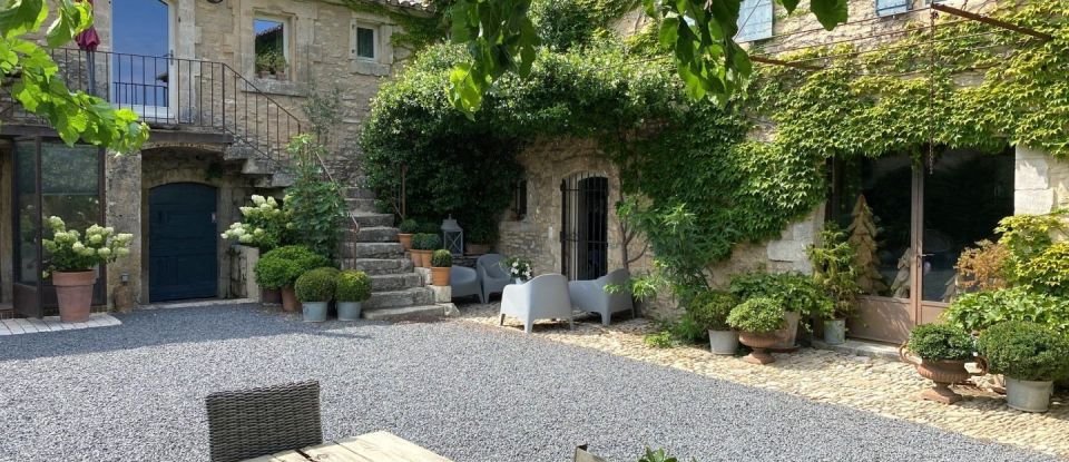 Maison 14 pièces de 420 m² à Gordes (84220)