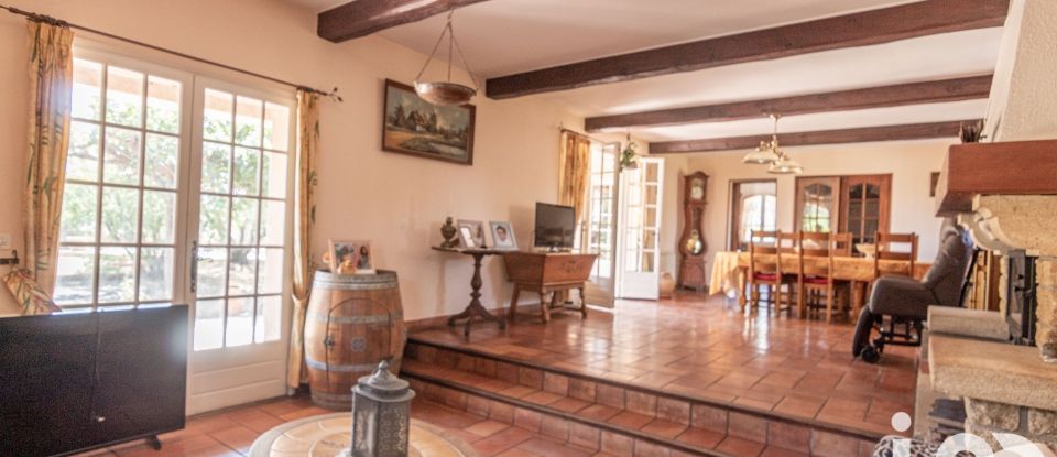 Traditional house 6 rooms of 142 m² in Puget-sur-Argens (83480)