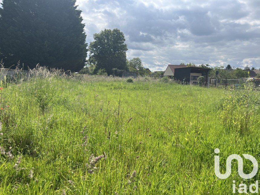 Land of 2,260 m² in Briare (45250)