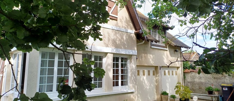 Traditional house 7 rooms of 151 m² in Grossœuvre (27220)