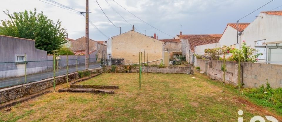 Maison 4 pièces de 110 m² à Nalliers (85370)