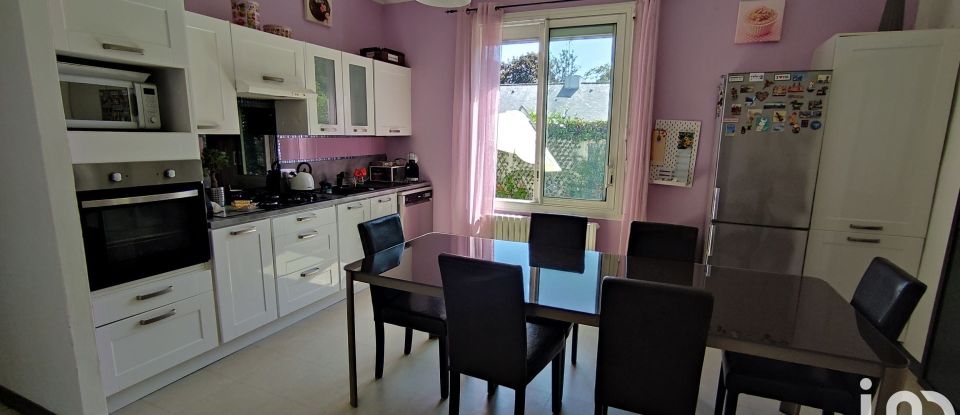 House 6 rooms of 90 m² in Acigné (35690)