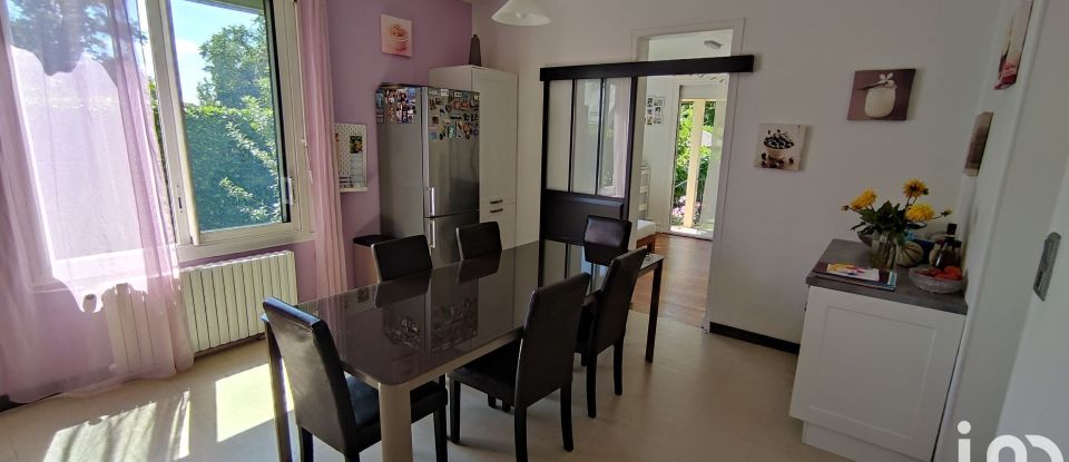 House 6 rooms of 90 m² in Acigné (35690)