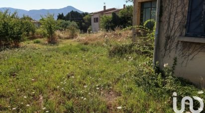 Land of 902 m² in Trets (13530)