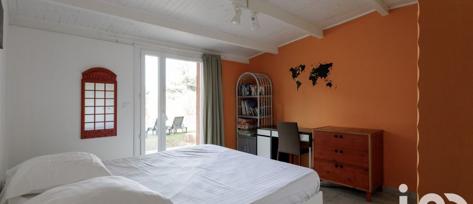 Traditional house 6 rooms of 118 m² in Agde (34300)