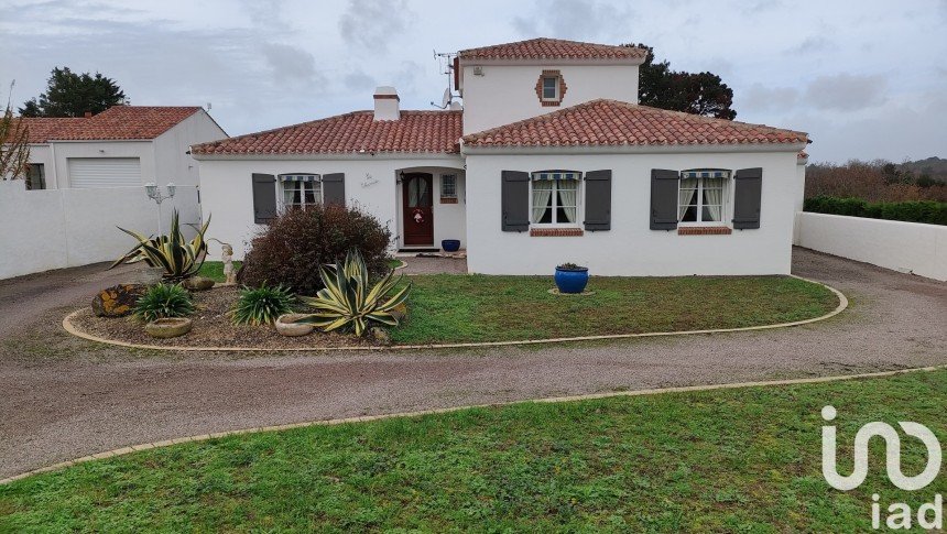 House 5 rooms of 165 m² in Brem-sur-Mer (85470)