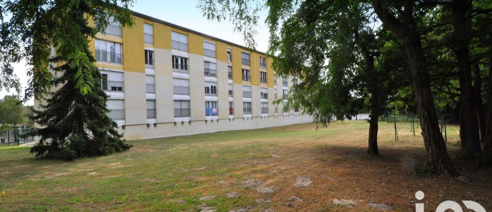 Appartement 4 pièces de 86 m² à Bruyères-le-Châtel (91680)