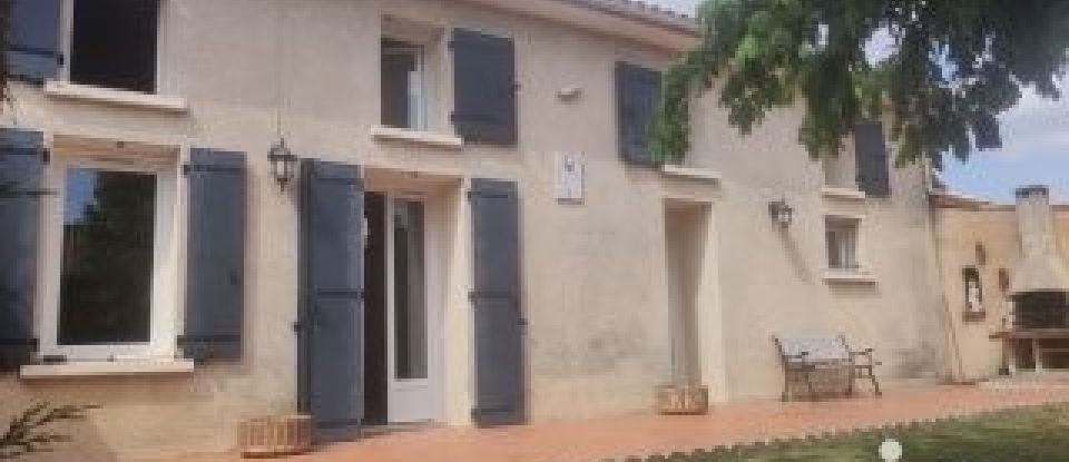 Traditional house 5 rooms of 138 m² in Saint-Trojan (33710)