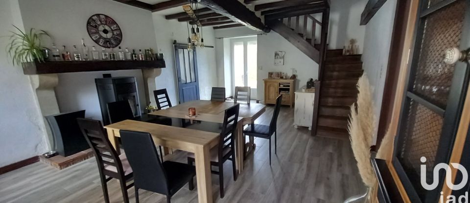 Maison 9 pièces de 213 m² à Chantonnay (85110)