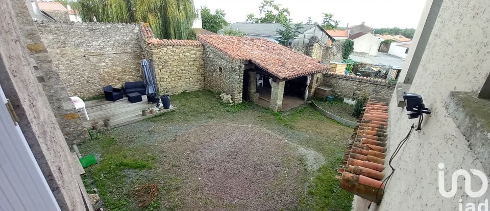 Maison 9 pièces de 213 m² à Chantonnay (85110)