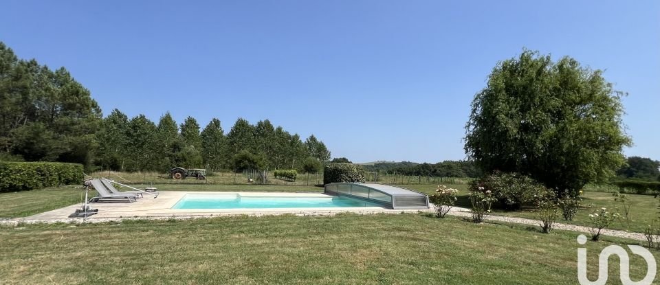 Country house 6 rooms of 240 m² in Sigalens (33690)