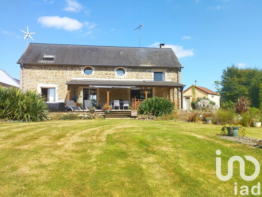 Longere 5 rooms of 149 m² in Cossé-le-Vivien (53230)