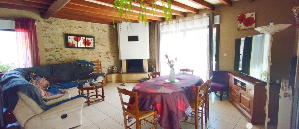 Longere 5 rooms of 149 m² in Cossé-le-Vivien (53230)