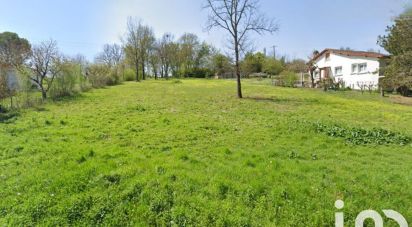 Land of 2,500 m² in Caussade (82300)