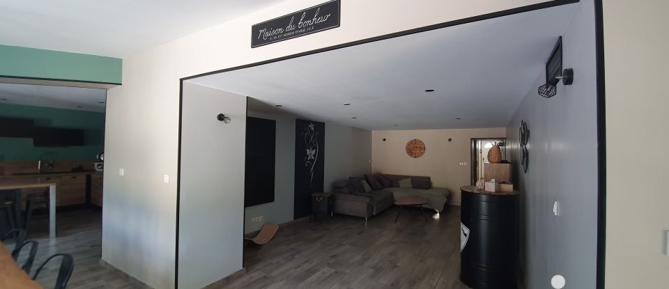 Maison 7 pièces de 160 m² à La Mothe-Saint-Héray (79800)