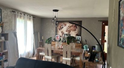 House 4 rooms of 70 m² in Pont-Sainte-Marie (10150)