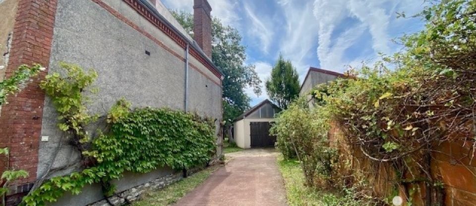 Maison 5 pièces de 130 m² à Varennes-Changy (45290)