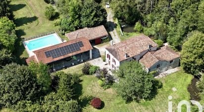 House 9 rooms of 257 m² in Villebois-Lavalette (16320)