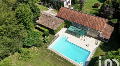 House 9 rooms of 257 m² in Villebois-Lavalette (16320)