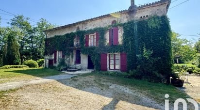 House 9 rooms of 257 m² in Villebois-Lavalette (16320)