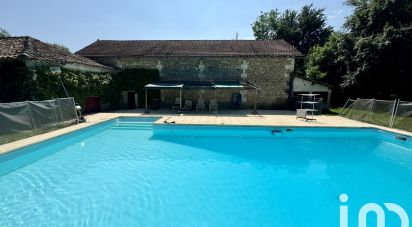 House 9 rooms of 257 m² in Villebois-Lavalette (16320)