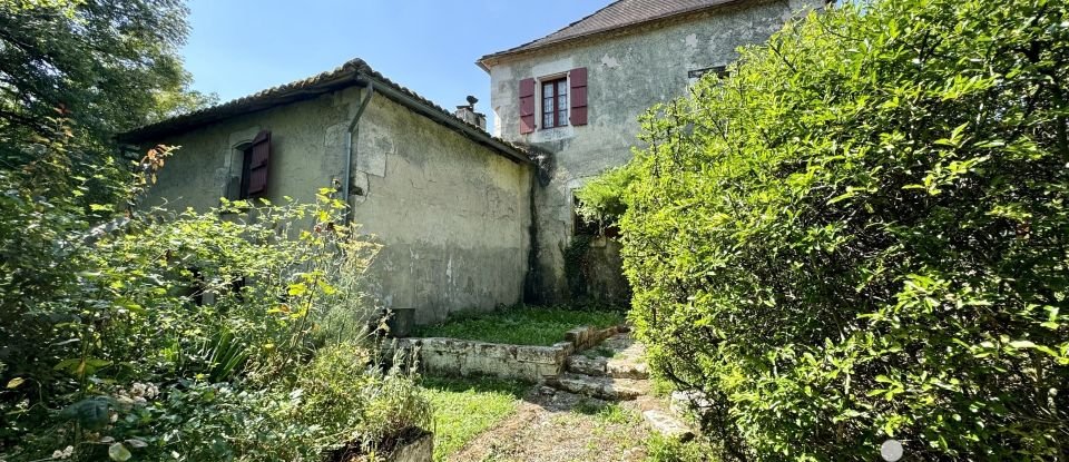 Maison 9 pièces de 257 m² à Villebois-Lavalette (16320)