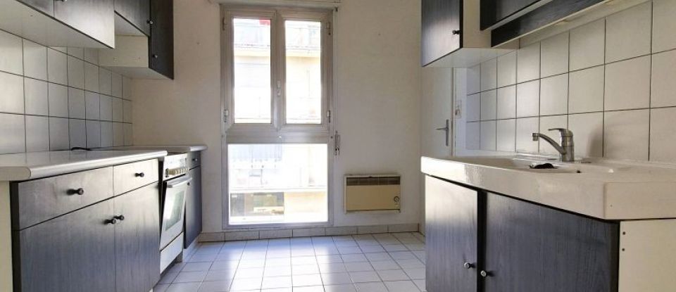 Apartment 3 rooms of 70 m² in Melun (77000)