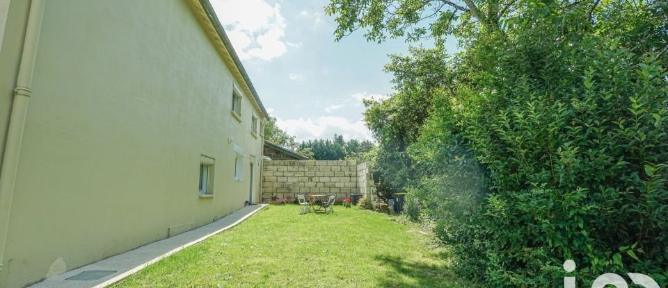 Country house 3 rooms of 60 m² in Galgon (33133)