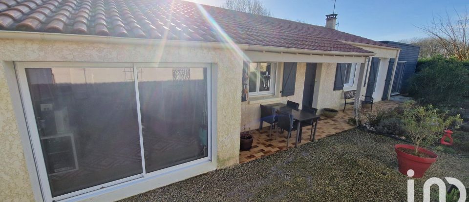 Maison 6 pièces de 130 m² à Mervent (85200)