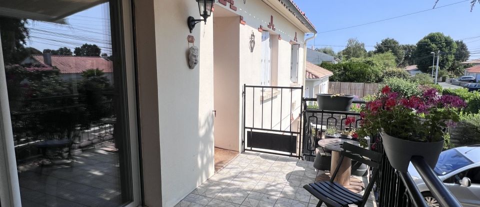 Traditional house 6 rooms of 135 m² in Aizenay (85190)