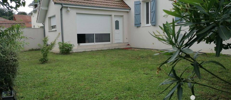 Maison 3 pièces de 70 m² à Gelos (64110)