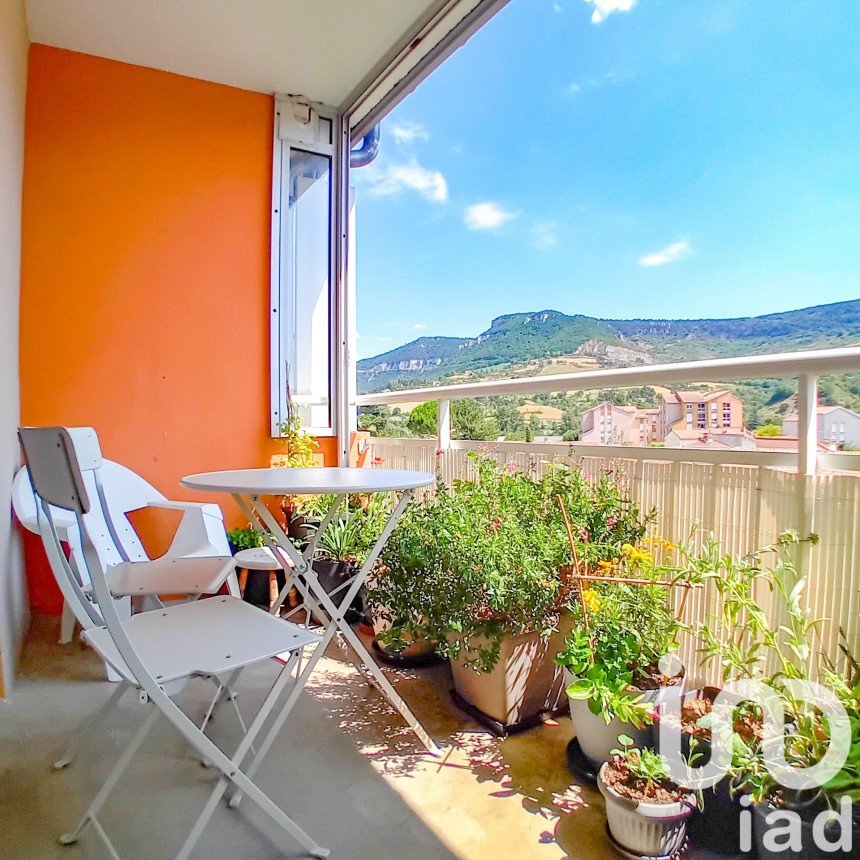 Appartement 3 pièces de 71 m² à Millau (12100)