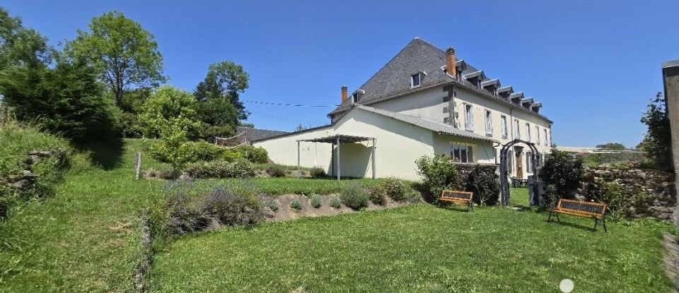 Gîte 30 pièces de 900 m² à Tauves (63690)