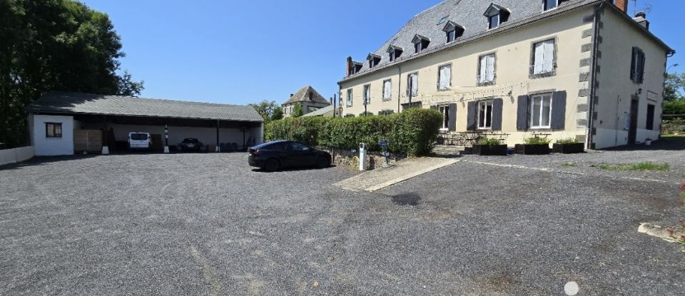 Gîte 30 pièces de 900 m² à Tauves (63690)